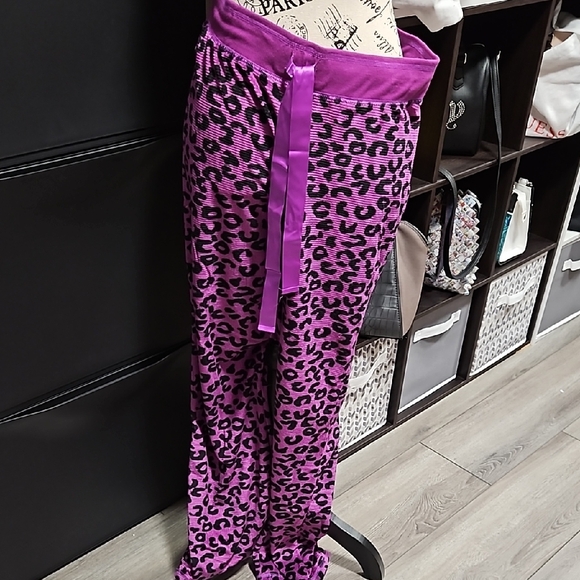 Joe Boxer 2 pairs of lounge pants in funky colors. - Picture 3 of 3